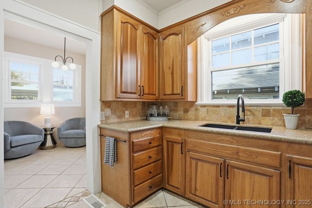 328 N Santa Fe Avenue, Tulsa, OK 74127