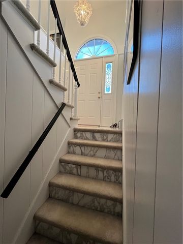 17 Chartier Circle, Newport, RI 02840