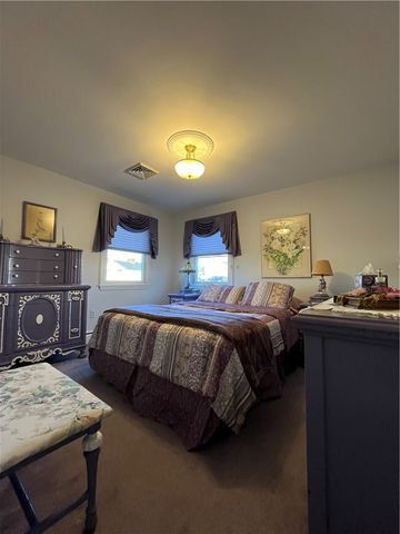 17 Chartier Circle, Newport, RI 02840