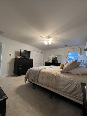 17 Chartier Circle, Newport, RI 02840