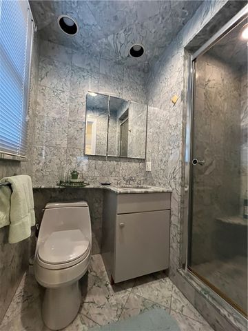 17 Chartier Circle, Newport, RI 02840