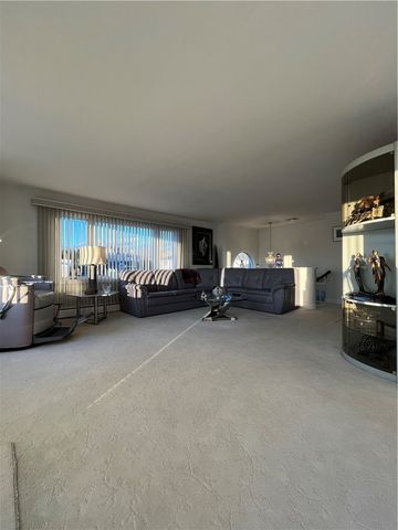 17 Chartier Circle, Newport, RI 02840