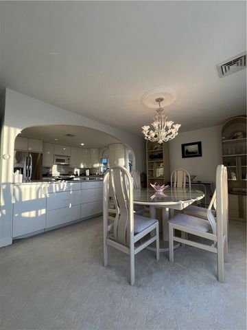 17 Chartier Circle, Newport, RI 02840