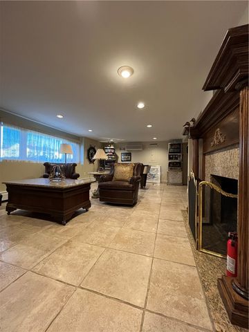 17 Chartier Circle, Newport, RI 02840