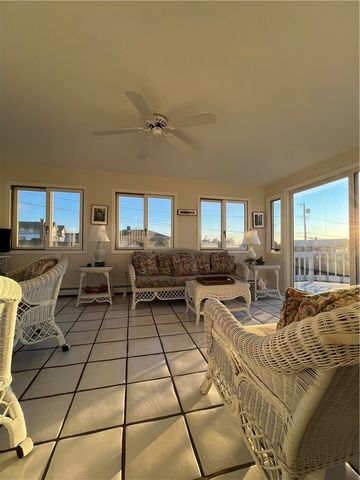 17 Chartier Circle, Newport, RI 02840