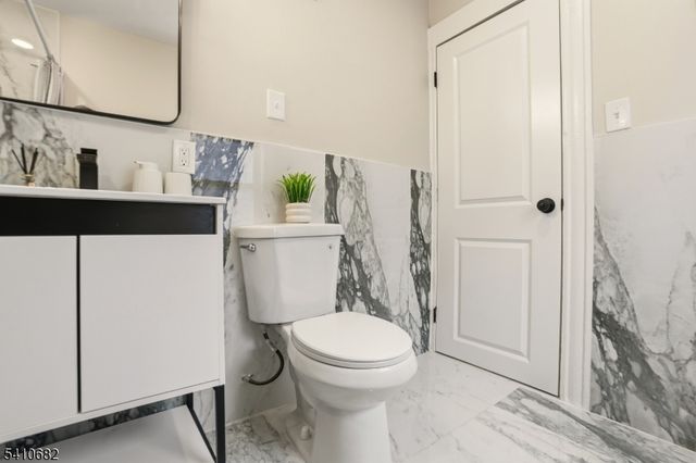 143 Smith St, Newark City, NJ 07106