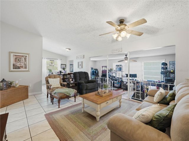 407 S 12TH STREET, Lake Wales, FL 33853