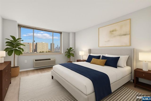 1 2nd Street 1006, Jersey City, NJ 07302