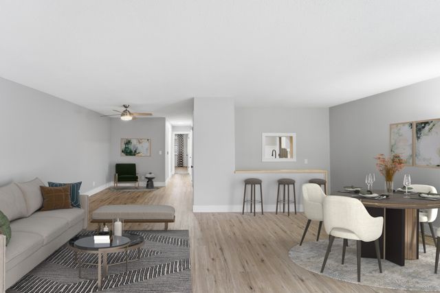 813 NW Greenwood Street 31, Ankeny, IA 50023