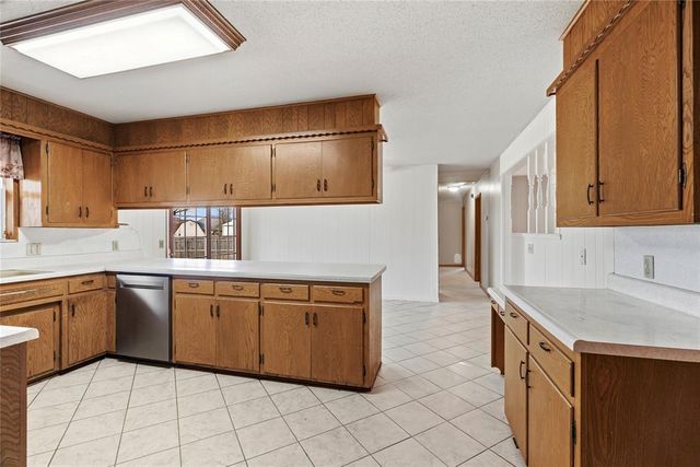 1509 S 10th Street, Kingfisher, OK 73750