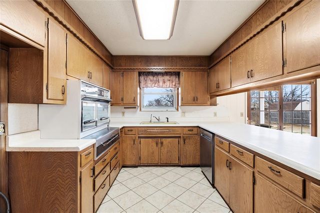 1509 S 10th Street, Kingfisher, OK 73750