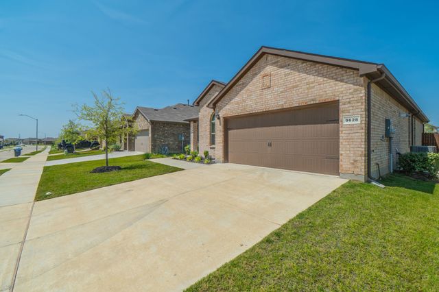 9628 Austin Hollow Road, Fort Worth, TX 76036