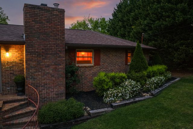 979 Clift Cave Road, Soddy Daisy, TN 37379