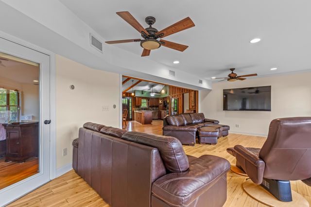 979 Clift Cave Road, Soddy Daisy, TN 37379