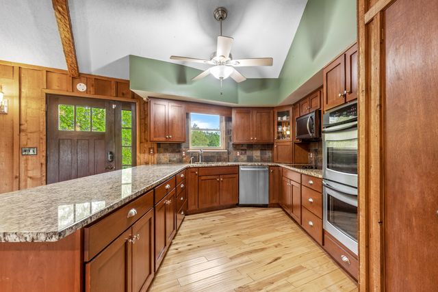 979 Clift Cave Road, Soddy Daisy, TN 37379