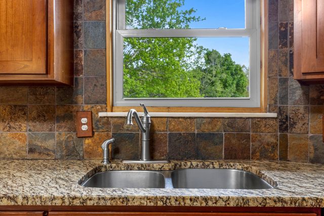 979 Clift Cave Road, Soddy Daisy, TN 37379