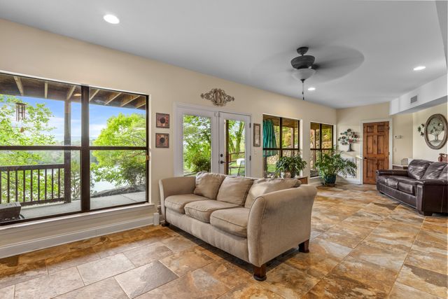 979 Clift Cave Road, Soddy Daisy, TN 37379