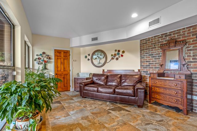 979 Clift Cave Road, Soddy Daisy, TN 37379