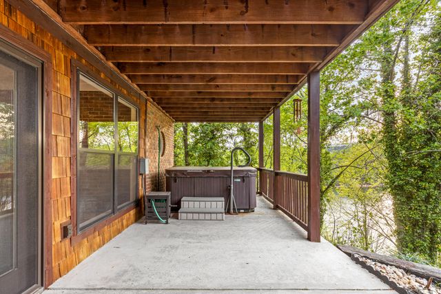 979 Clift Cave Road, Soddy Daisy, TN 37379