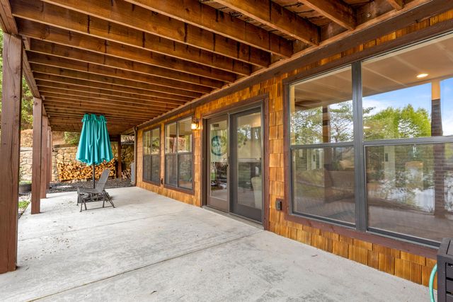 979 Clift Cave Road, Soddy Daisy, TN 37379