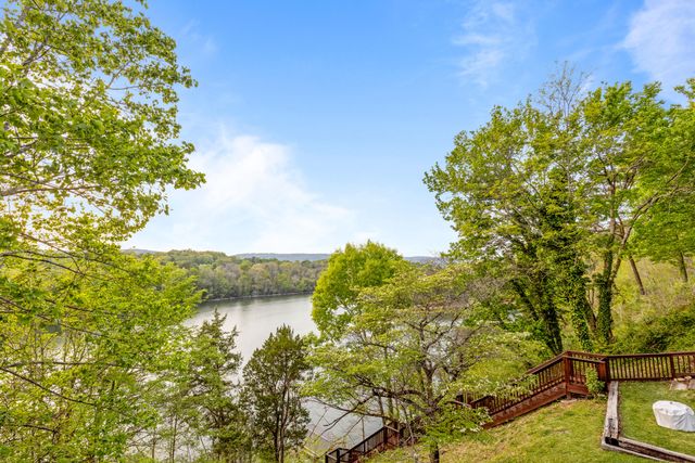 979 Clift Cave Road, Soddy Daisy, TN 37379