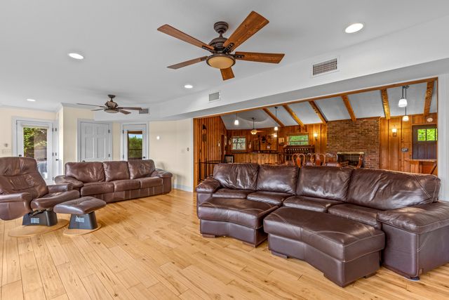 979 Clift Cave Road, Soddy Daisy, TN 37379