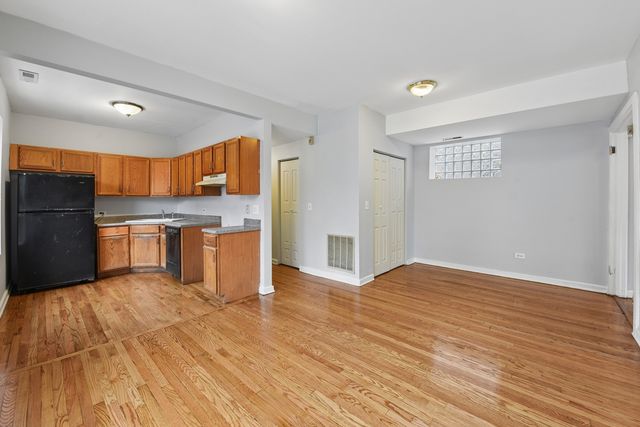 801 S Independence Boulevard 1, Chicago, IL 60624