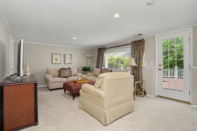 86 Somerset Road, New Rochelle, NY 10804