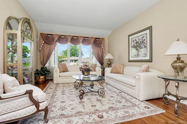 86 Somerset Road, New Rochelle, NY 10804