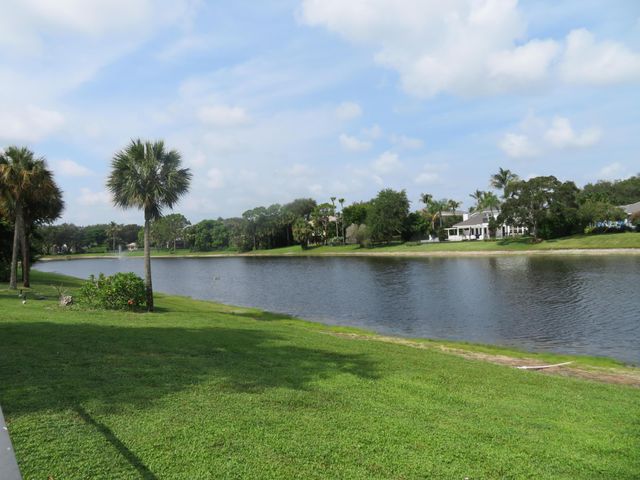 18480 SE Lakeside Drive, Jupiter, FL 33469