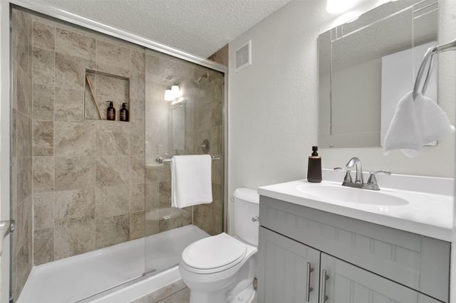 5517 Wyrick Lane, Garland, TX 75044