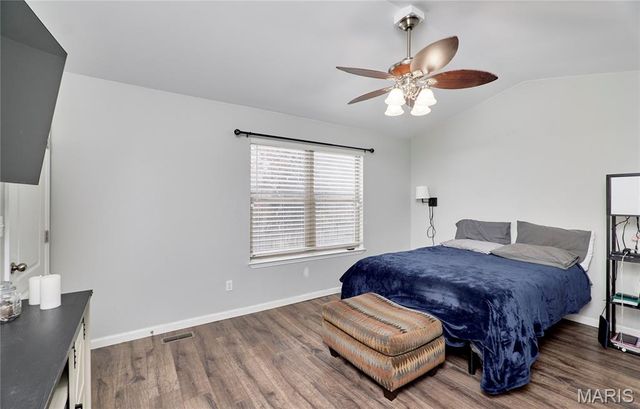 50 Village Circle Drive, Winfield, MO 63389