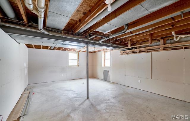 50 Village Circle Drive, Winfield, MO 63389