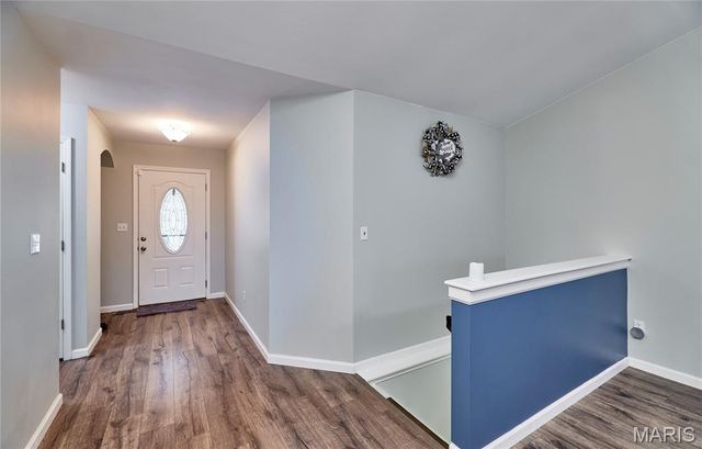 50 Village Circle Drive, Winfield, MO 63389