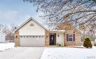 50 Village Circle Drive, Winfield, MO 63389