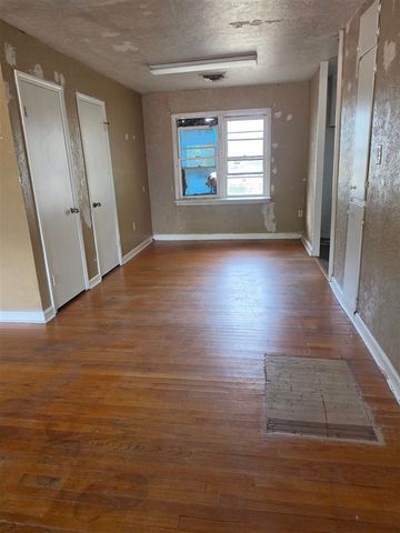 2128 NW Smith Ave, Lawton, OK 73538