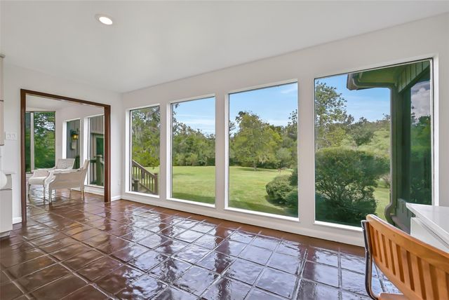 300 Courtlandt Place, Friendswood, TX 77546