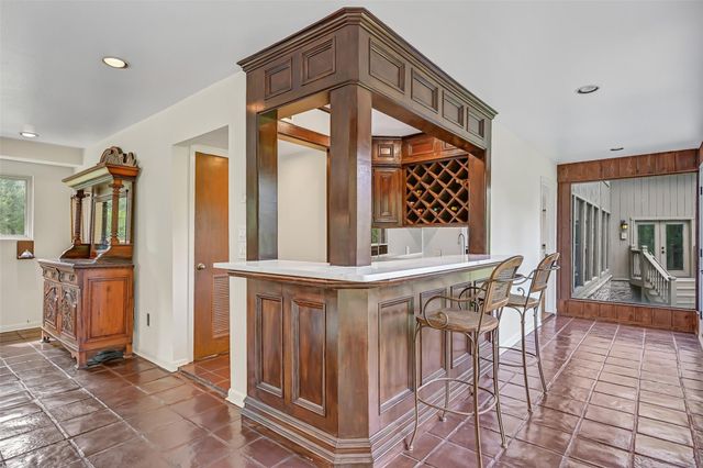 300 Courtlandt Place, Friendswood, TX 77546
