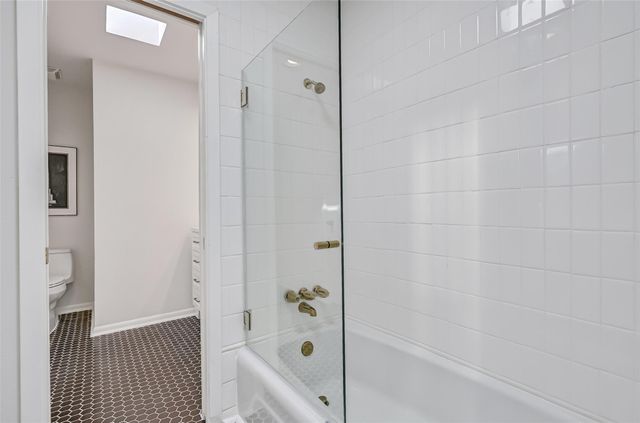 300 Courtlandt Place, Friendswood, TX 77546