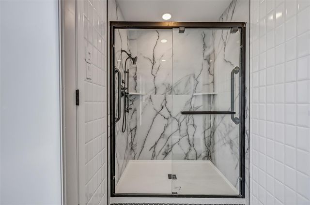 300 Courtlandt Place, Friendswood, TX 77546