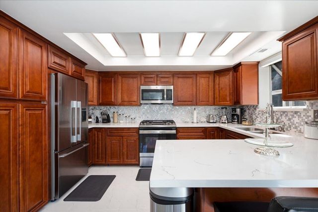 9400 Mountain Blvd, Oakland, CA 94605