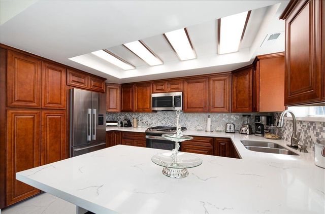 9400 Mountain Blvd, Oakland, CA 94605