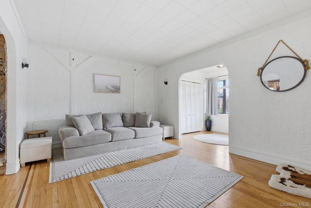 1835 Narragansett Avenue, Bronx, NY 10461