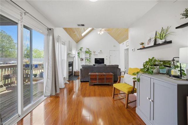 5104 Walkers Grant LN, Virginia Beach, VA 23455