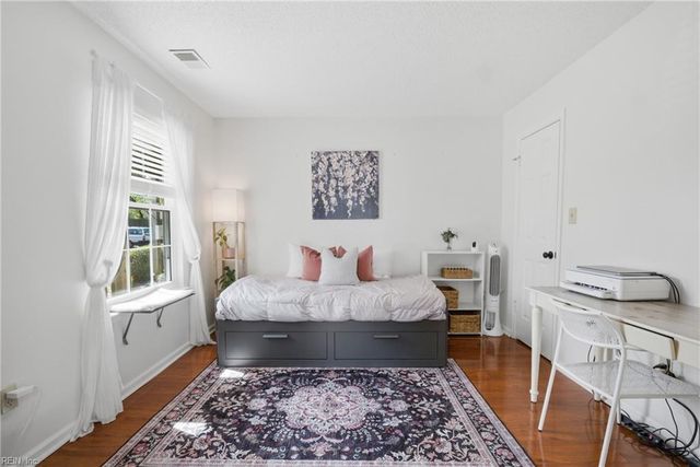 5104 Walkers Grant LN, Virginia Beach, VA 23455