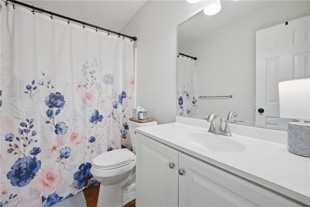 5104 Walkers Grant LN, Virginia Beach, VA 23455