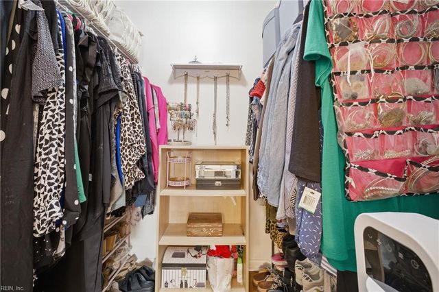 5104 Walkers Grant LN, Virginia Beach, VA 23455