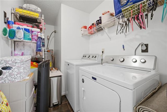 5104 Walkers Grant LN, Virginia Beach, VA 23455