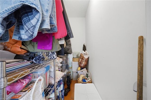 5104 Walkers Grant LN, Virginia Beach, VA 23455