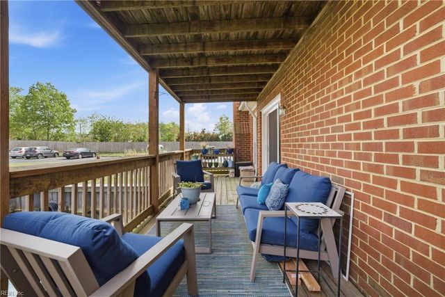 5104 Walkers Grant LN, Virginia Beach, VA 23455